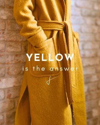 Vlnený kabát je skvelým riešením na chladnejšie dni. Túto nadčasovú klasiku sme pre vás pripravili v žiarivej žltej farbe....